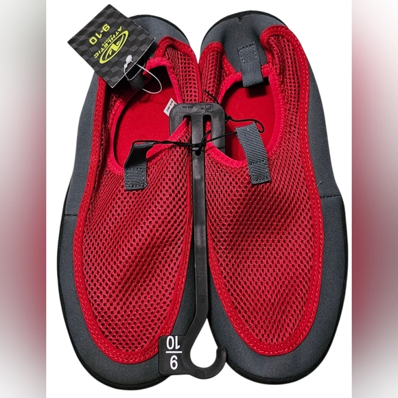 NWT - Athletic Works Slip On Water Shoes - Picture 1 of 5